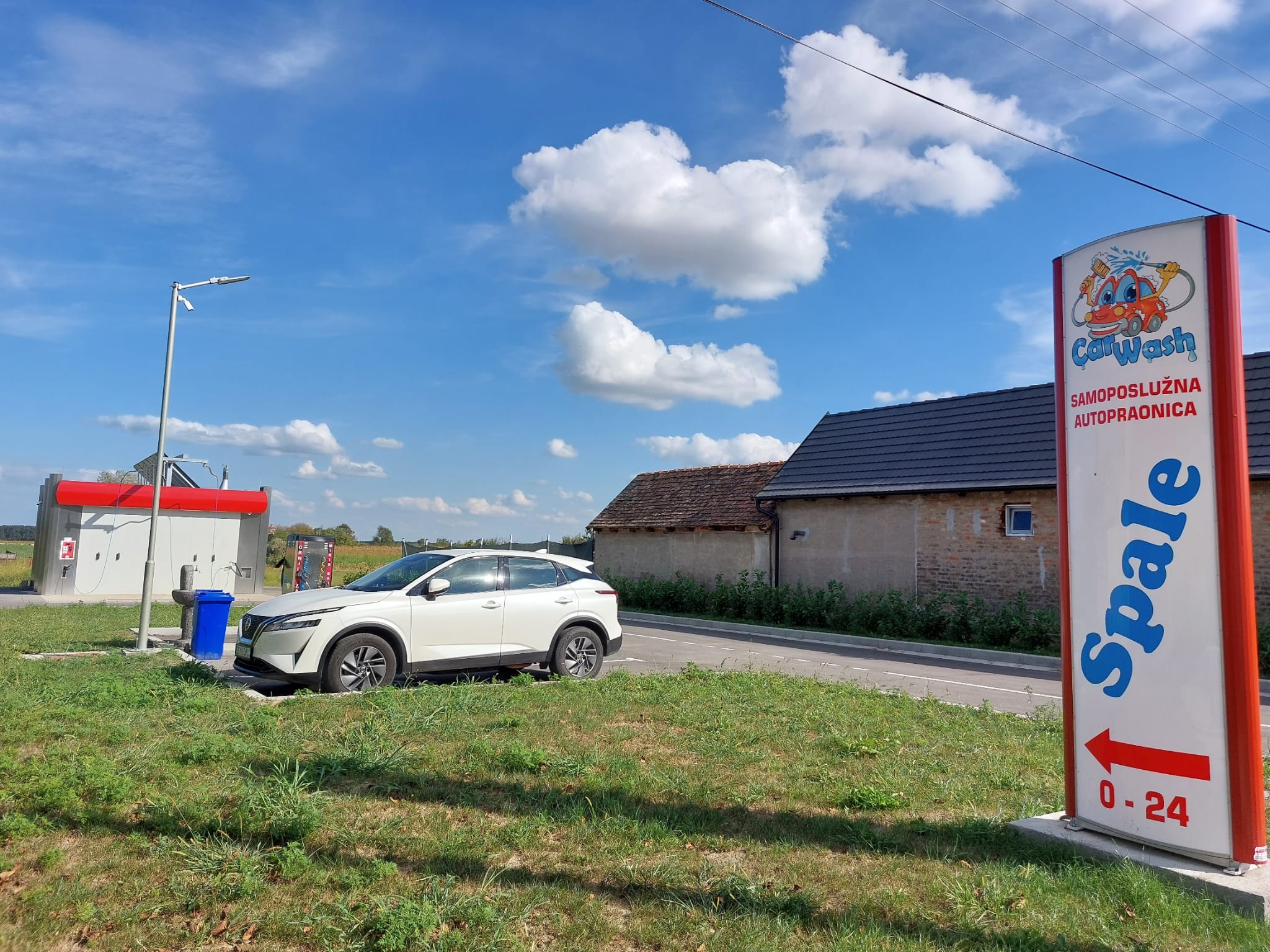 Autopraonica Spale sa promotivnom reklamom